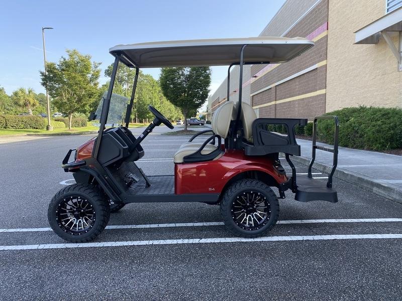 2022 E-Z-GO Express™ S4 Gas Inferno Red GAS