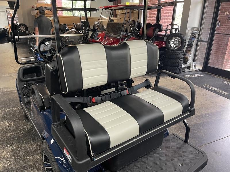 2022 Evolution Electric Vehicles Classic 4 Plus