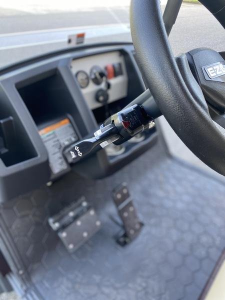 2022 E-Z-GO Express™ S4 Gas Inferno Red GAS